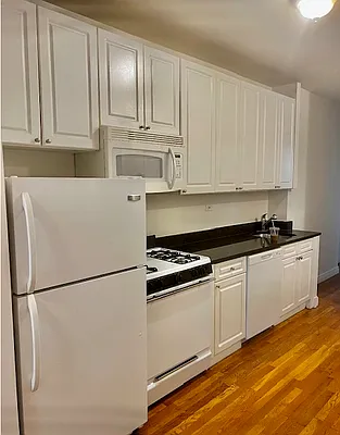 Rented by Platinum Properties | media 5