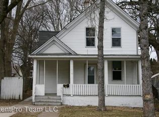 821 W 15th St, Davenport, IA