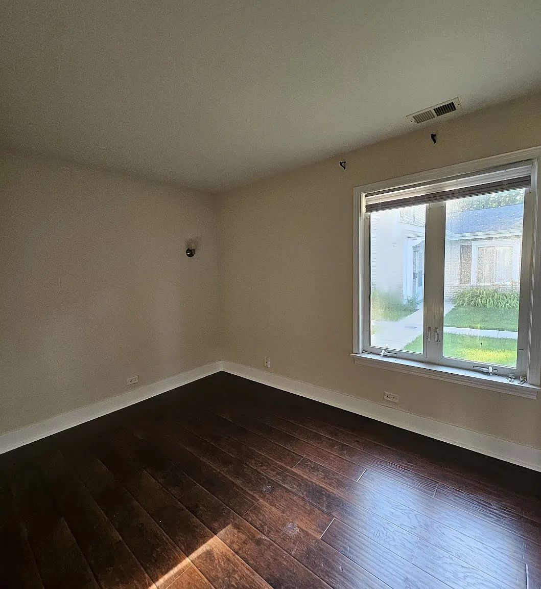 2 bed, 750 sqft, $1,800 — Photo 3