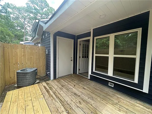 199 Kingspoint Blvd — Photo 17