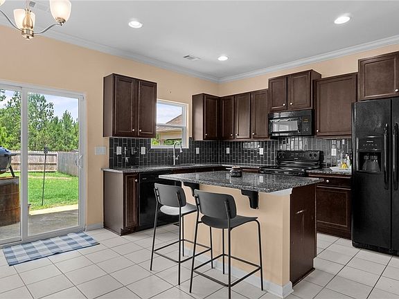 2nd image of 3808 Veranda Ct