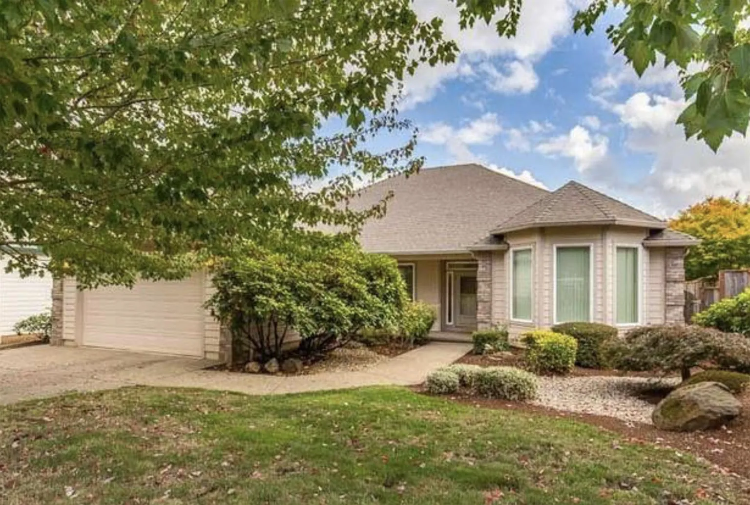 5460 Woodmill Dr SE photo 1