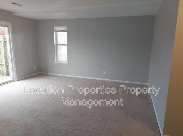 3810 Overland Dr #3, Lawrence, KS 66049