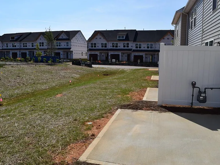 3934 Townes Blvd — Photo 16