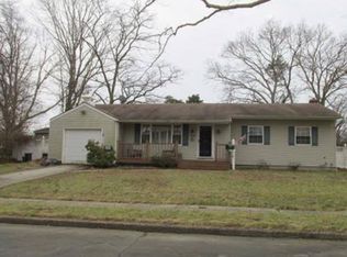 2 Carto Cir, Deer Park, NY 11729