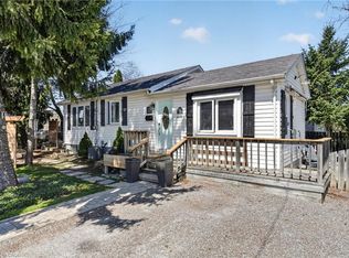 24 Bogart St, Saint Catharines, ON L2M 1E6