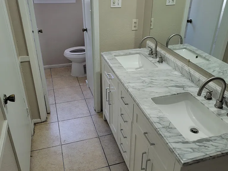 2700 Starlake Ct — Photo 12