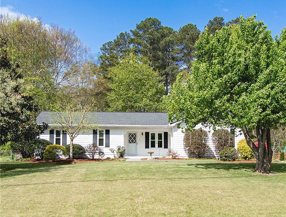 1st image of 111 Little Brook Dr