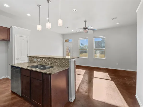 475 S Fretz Ave, Edmond, OK 73003