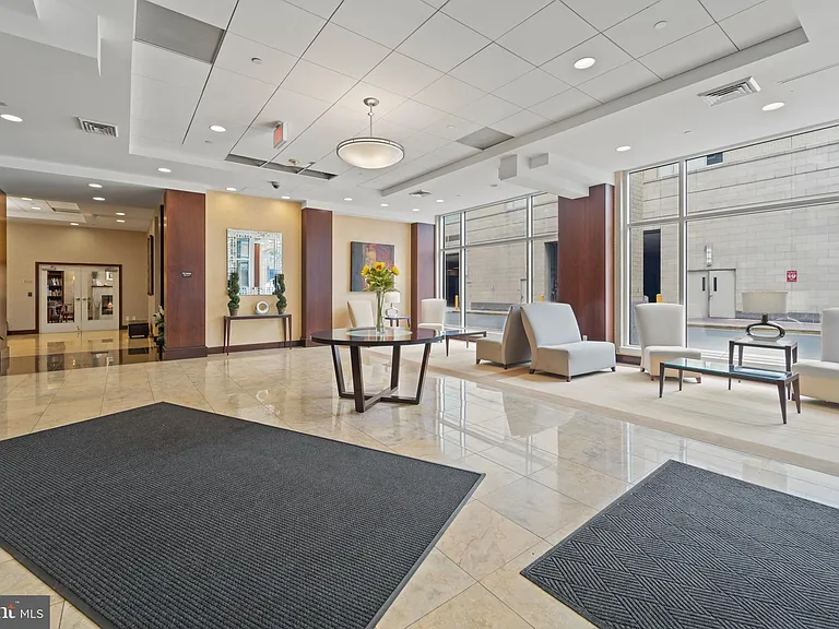 1020 N Highland St #221 — Photo 20