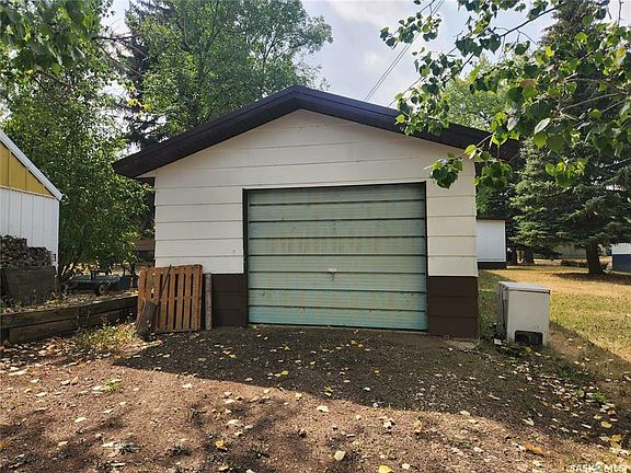 2nd image of 713 Mann Ave