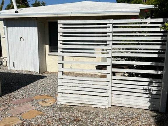 5th image of 976 N Paseo De Anza