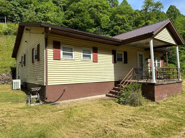 1141 Sunset Hollow Rd, Grundy, VA 24614