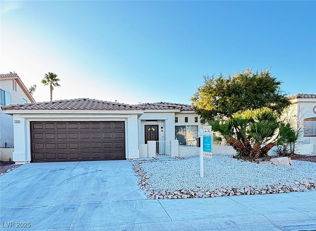 イブヌ　送料分 7329 Cogburn St, Las Vegas, NV 89131 | Zillow