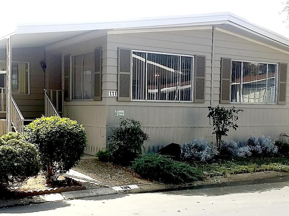 1st image of 111 Quail Hollow Dr