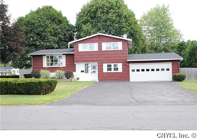 1st image of 310 Kimberly Dr E