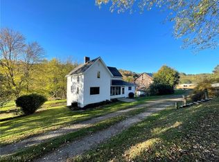 8238 Fargo Rd SW, Dellroy, OH 44620