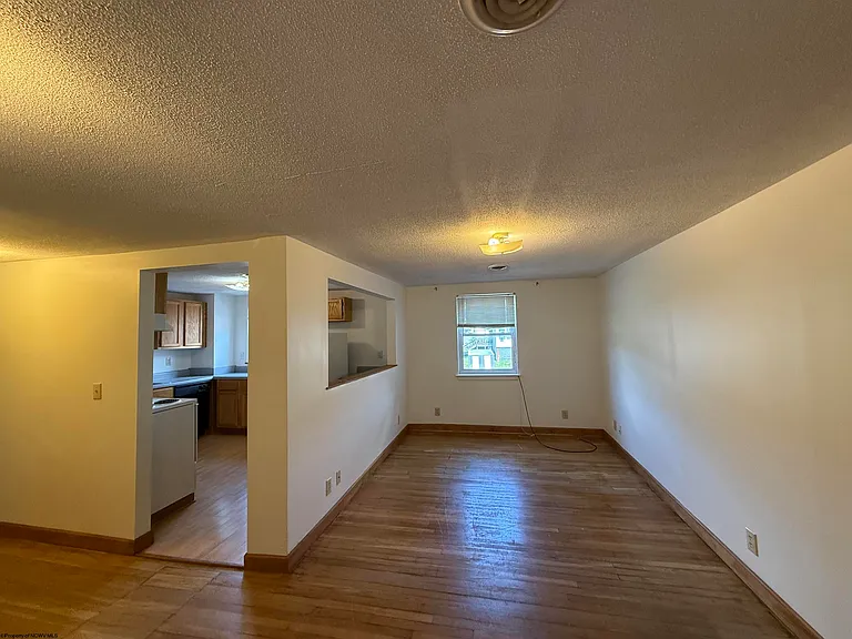 874 Fairmont Rd — Photo 4