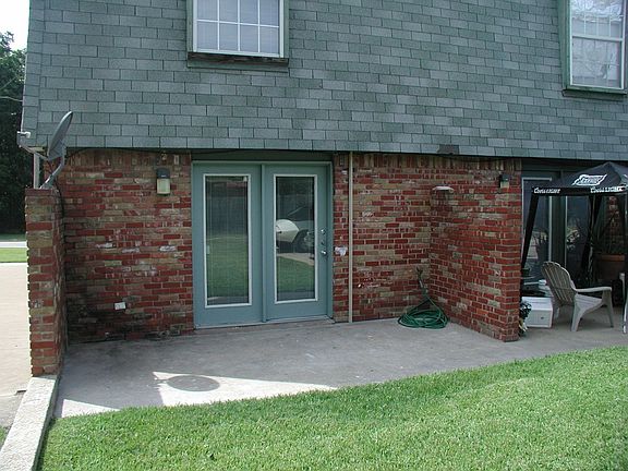 5th image of 4000 Scruggs Dr APT A