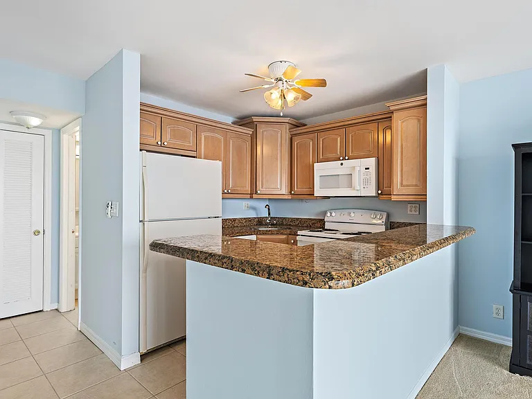 400 Wilma Cir #206 — Photo 6