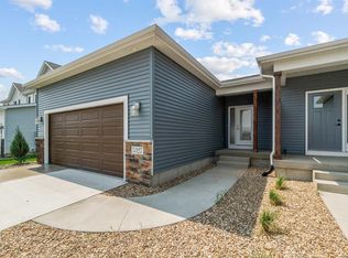 5327 Fernwood Dr, Cedar Falls, IA 50613
