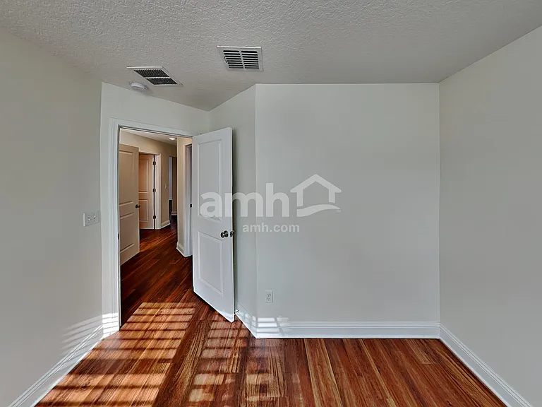 713 Celebration Ln — Photo 16