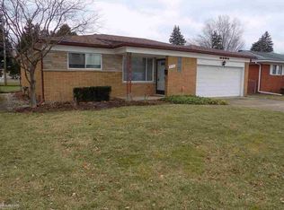 8484 Potomac Ave, Center Line, MI 48015