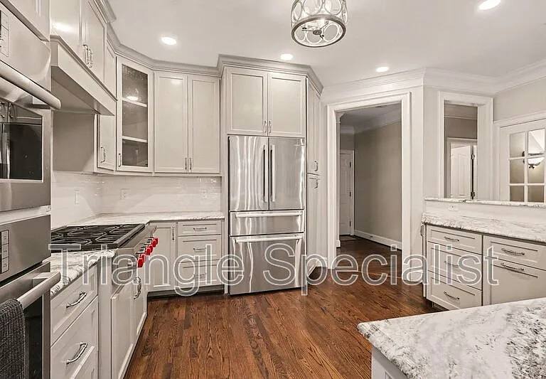 6121 Carlyle Dr — Photo 10