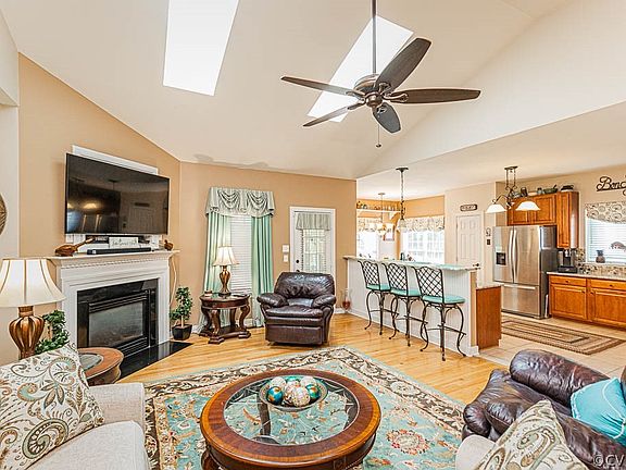 5th image of 9413 Hope Glen Ct