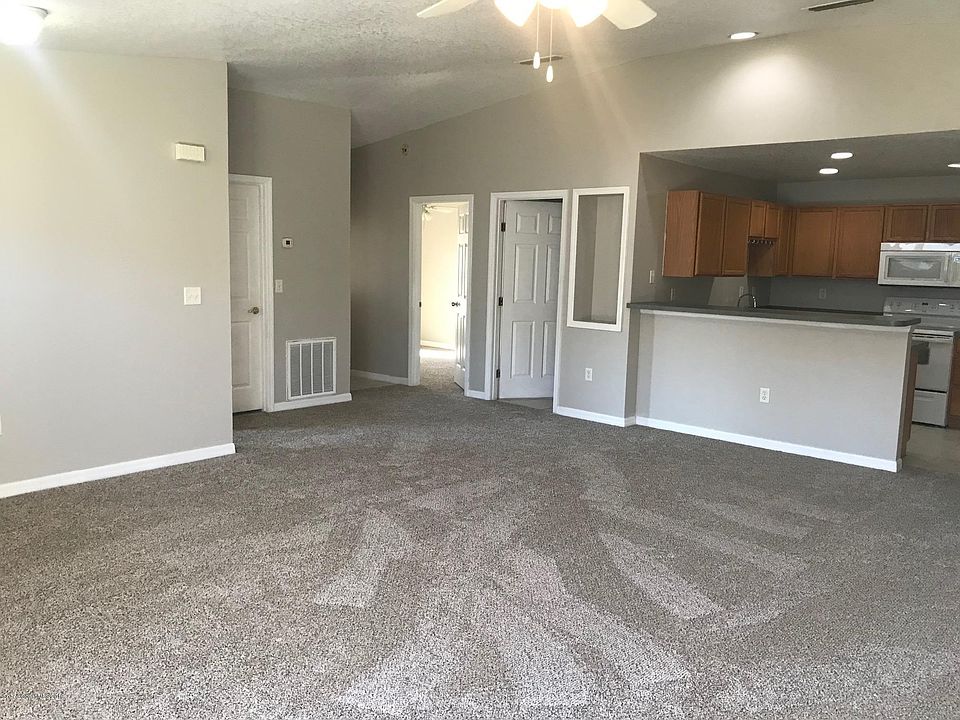 1st image of 455 N 1st St APT A