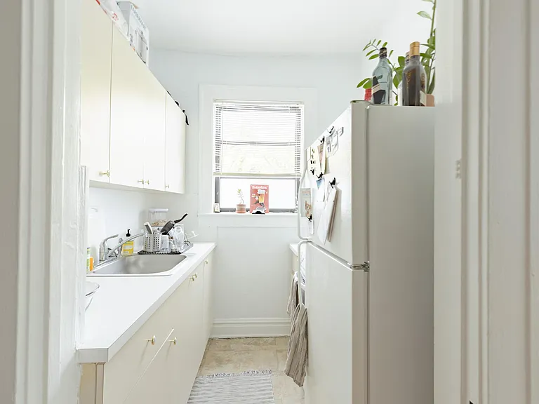 320 Mendoza Ave #3 — Photo 4