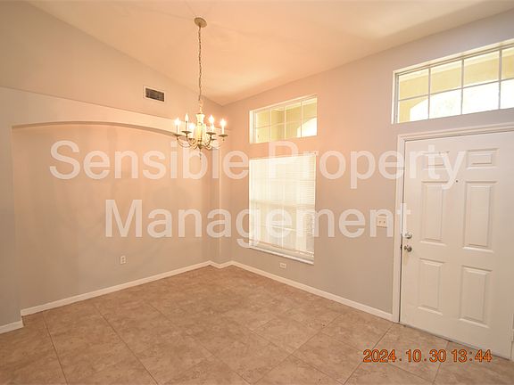 3rd image of 2713 Brookville Dr