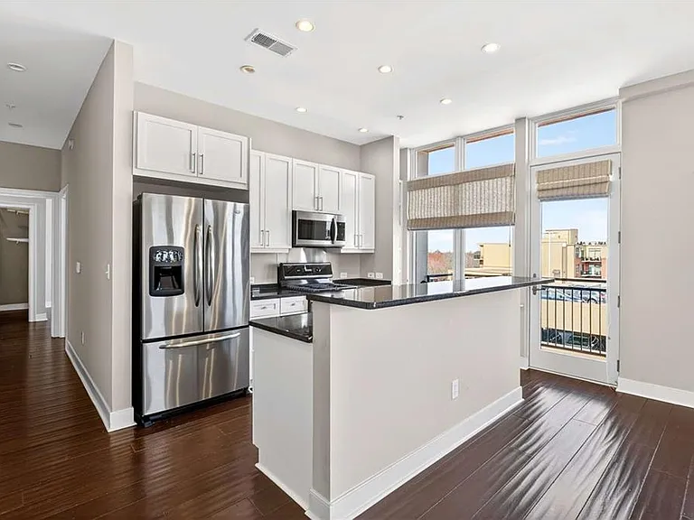 201 W Ponce De Leon Ave #702 — Photo 4