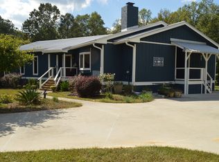 135 Cheshire Cir, Fayetteville, GA 30215