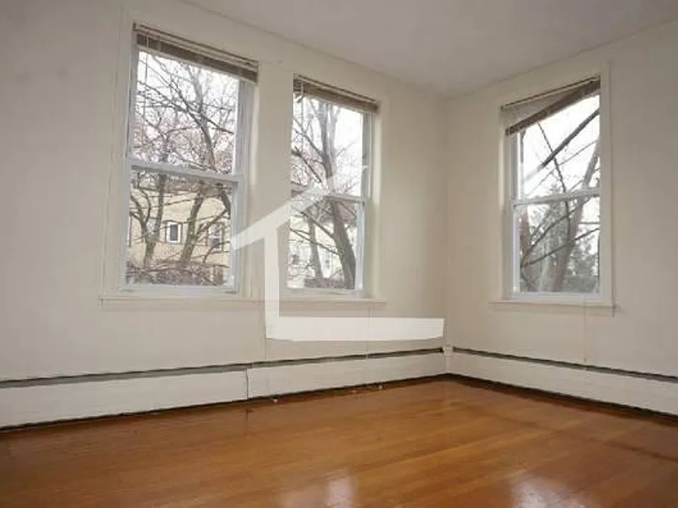 310 Tappan St #2E