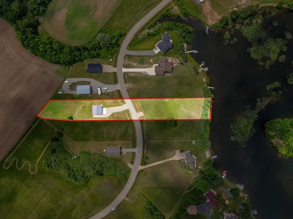 2160 Willow Bay Ln, Gladwin, MI 48624