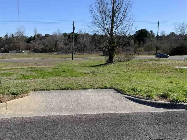 23 Woodcrest Dr, Birmingham, AL 35214