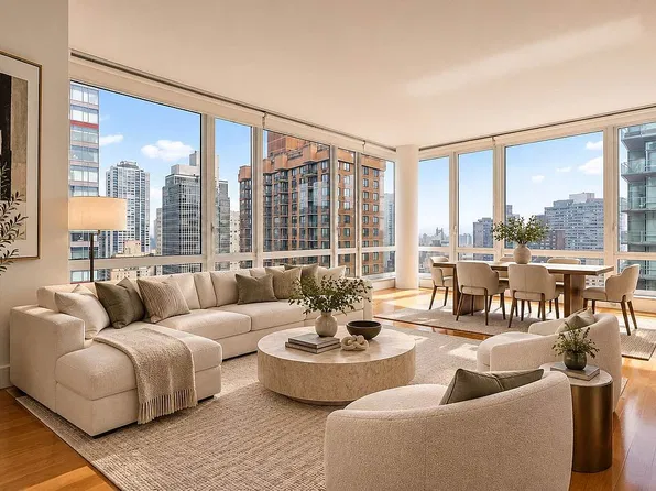 250 E 53rd St APT 3002, New York, NY 10022