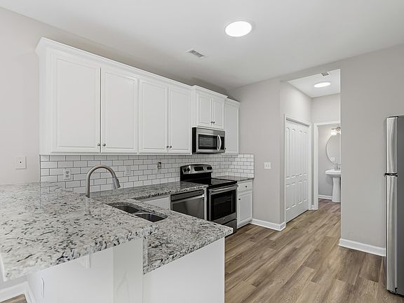 3rd image of 2207 Sunlit Ln