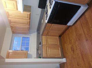 720 E 220th St APT 3, Bronx, NY 10467