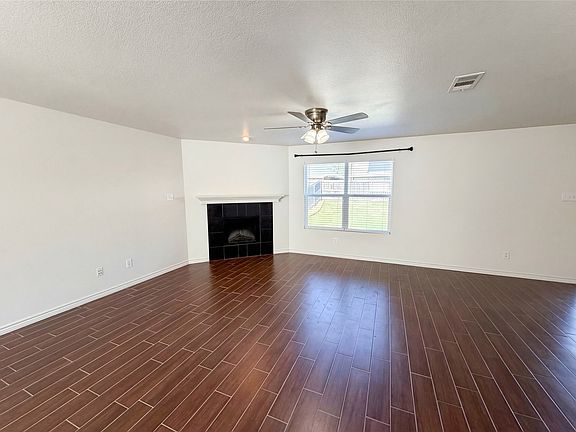 3rd image of 2027 Pine Knot Dr