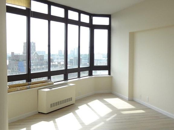 3rd image of 225 W 83rd St APT 20M