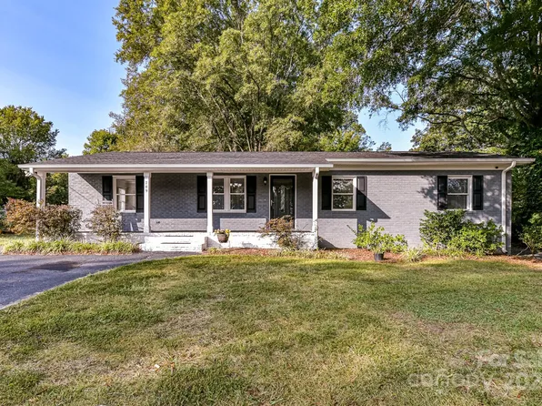 709 Patricia Ave, Harrisburg, NC 28075