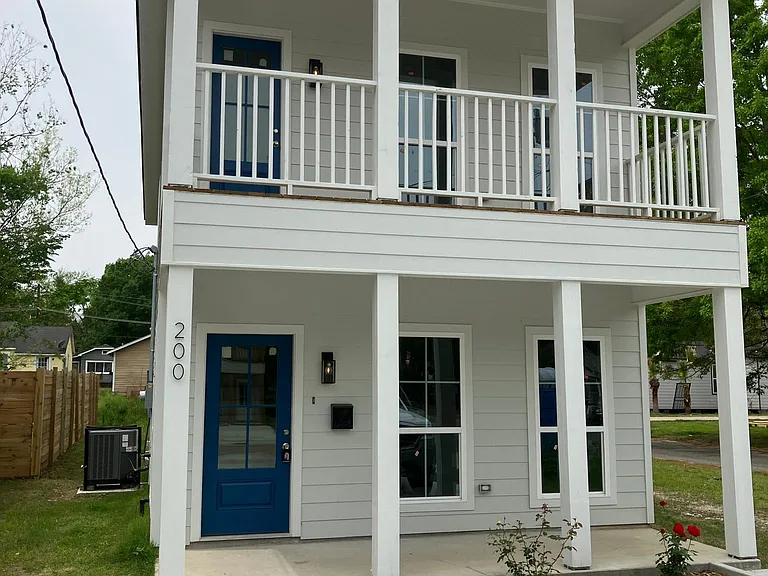 200 Evergreen Dr — Photo 9