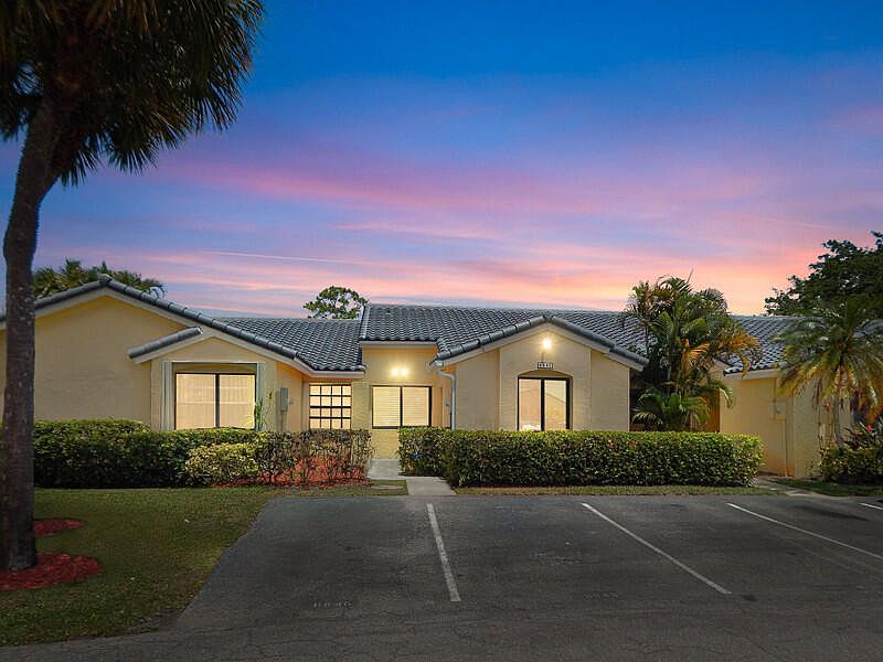 1st image of 6846 Bridlewood Court