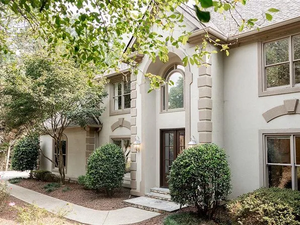 255 Grogans Lake Point, Sandy Springs, GA 30350