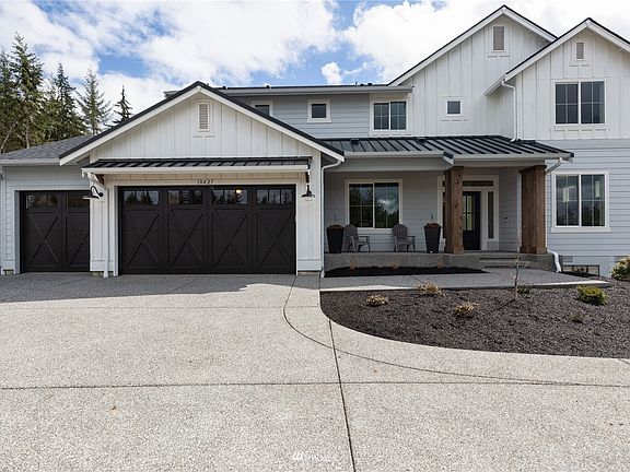 Photo is of our Model Home on Lot 14, the 2972 sq ft Wagner plan and is for illustration purposes only. May depict colors and enhancements that are not available with every floor plan.>
