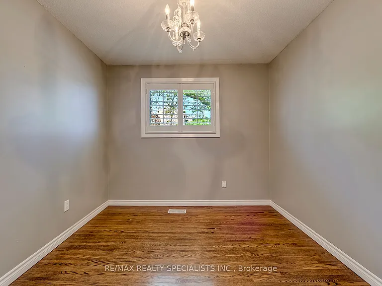 5 Country Club Dr — Photo 30