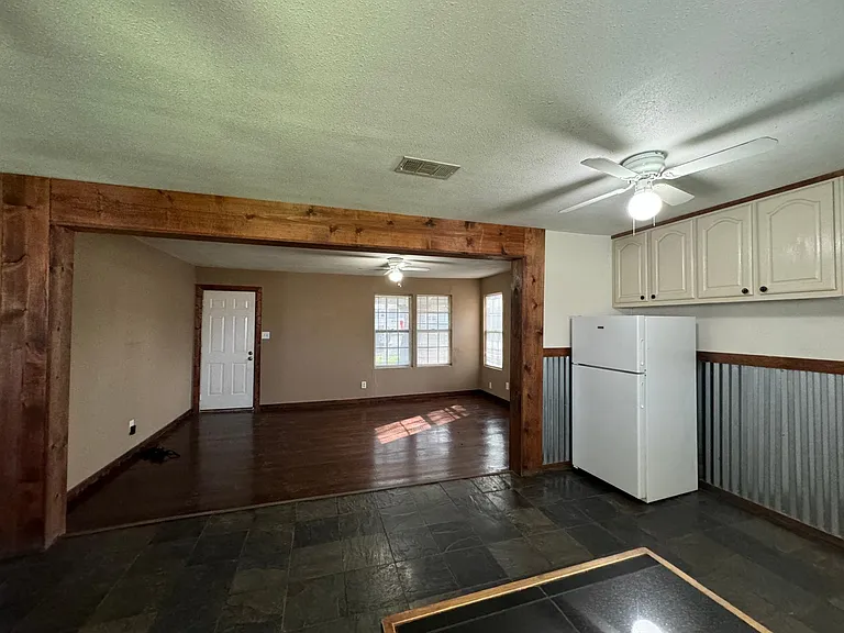 610 Jefferson Ave — Photo 9
