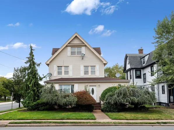 240 Rockaway Turnpike, Cedarhurst, NY 11516